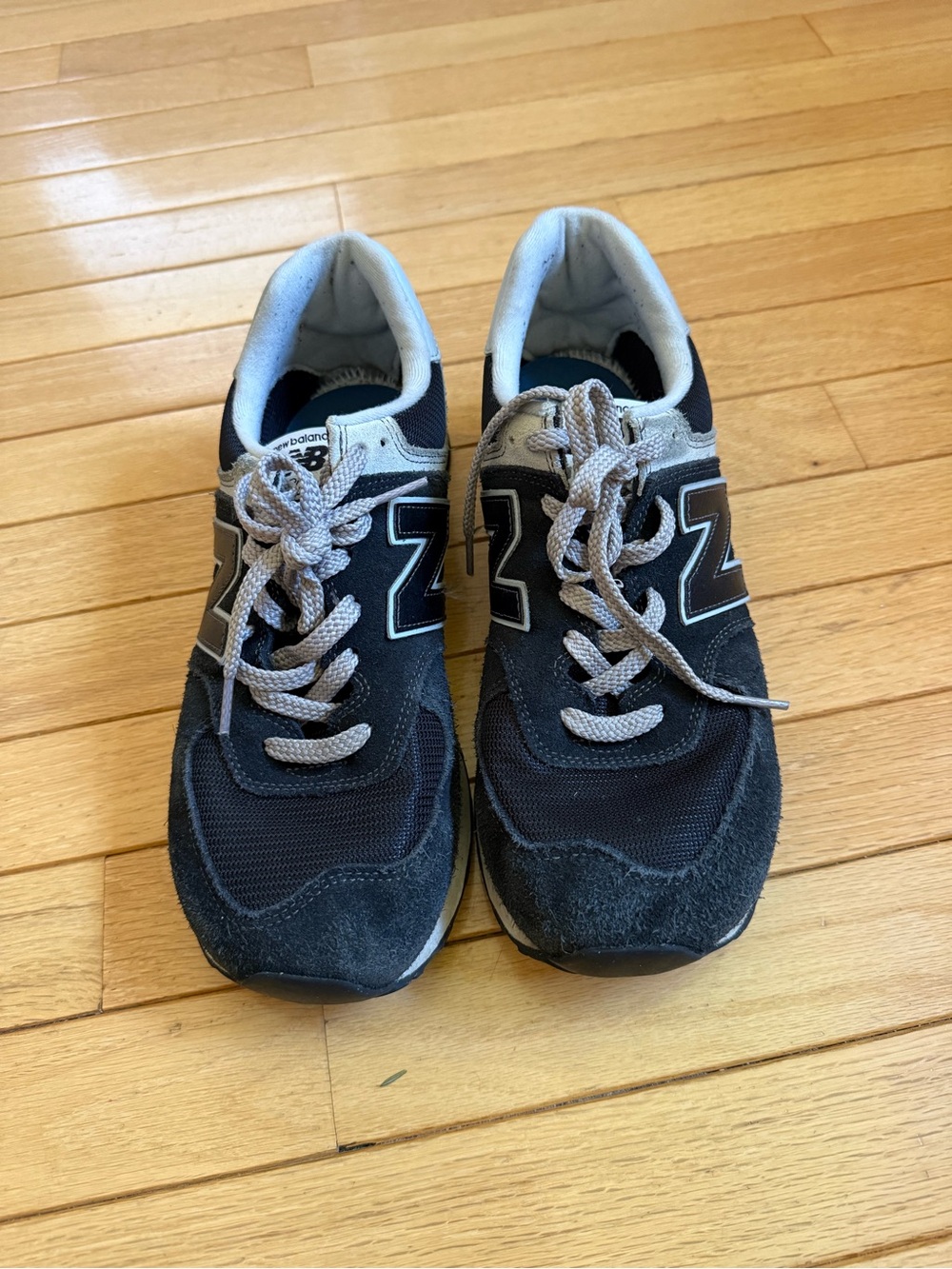 Men’s New Balance Black & Gray Athletic Sneakers size 9.5